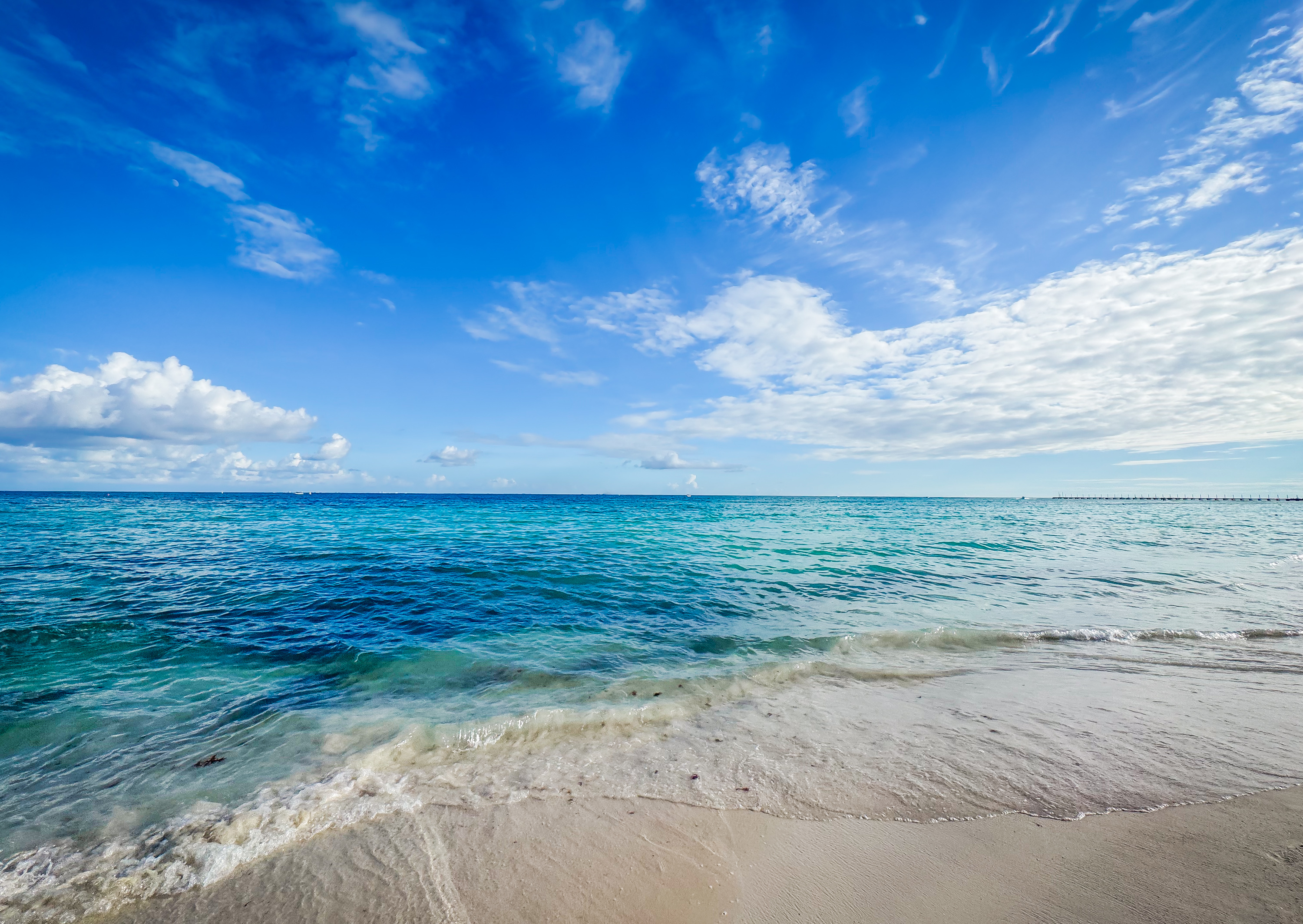 La Arena de Playa del Carmen: Una Joya Blanca con Historia Milenaria