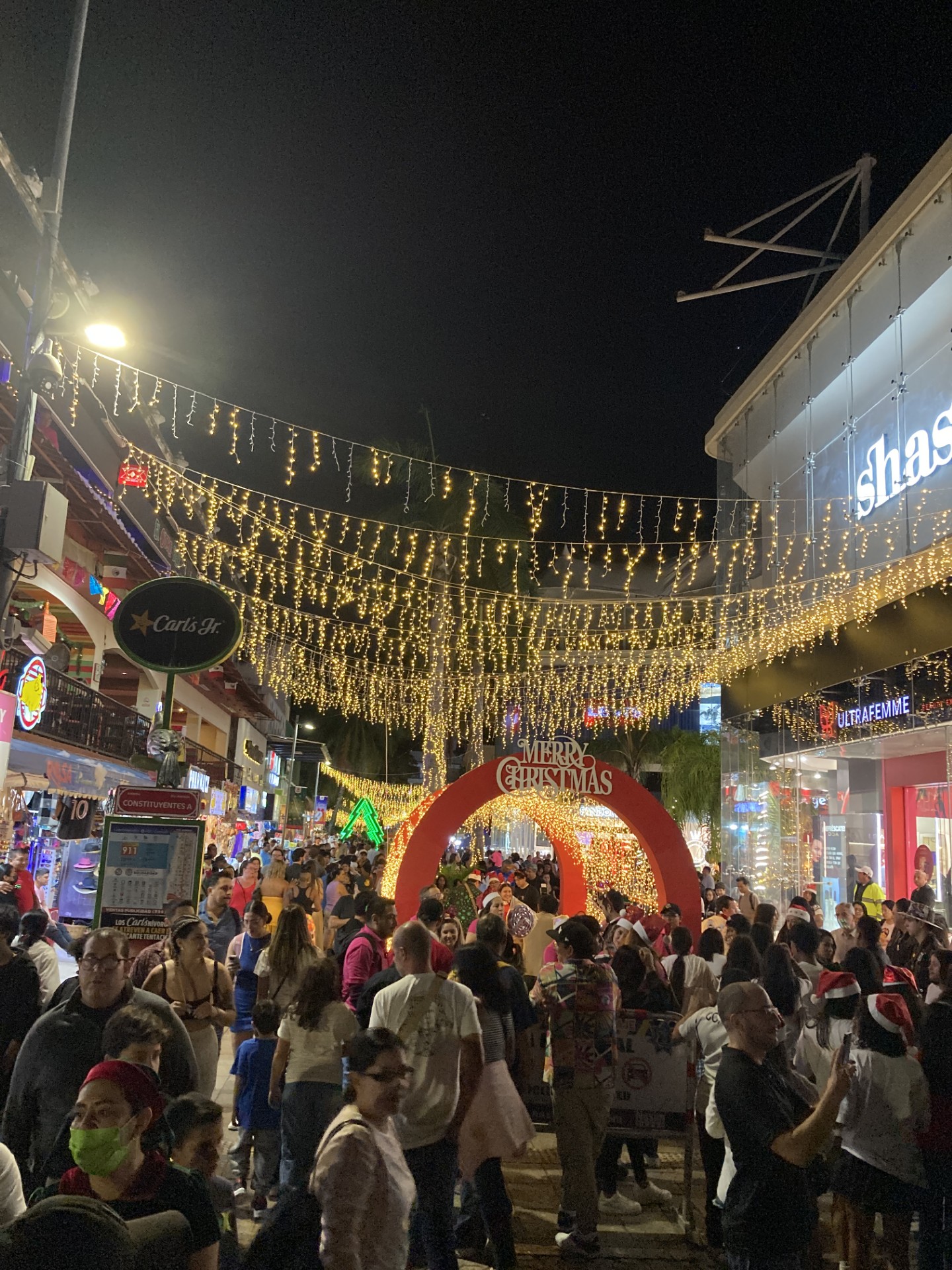 Festín de luces y momentos mágicos en Playa del Carmen